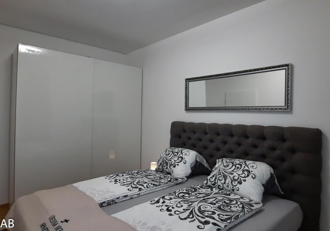 Superior Apartment & Rooftop Pool Wien Eksteriør billede